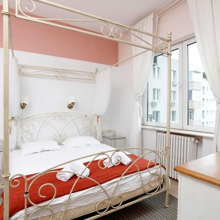 Classy 2 bedroom apartment in city center Boekarest Buitenkant foto