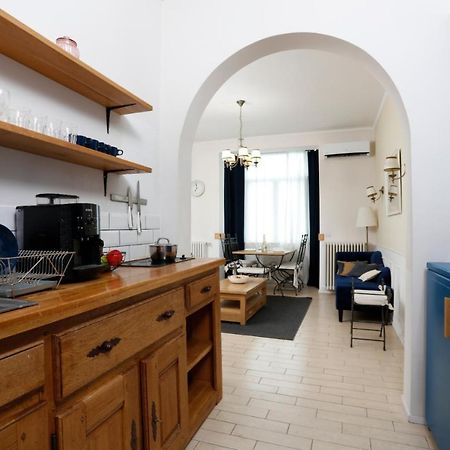 Classy 2 bedroom apartment in city center Boekarest Buitenkant foto