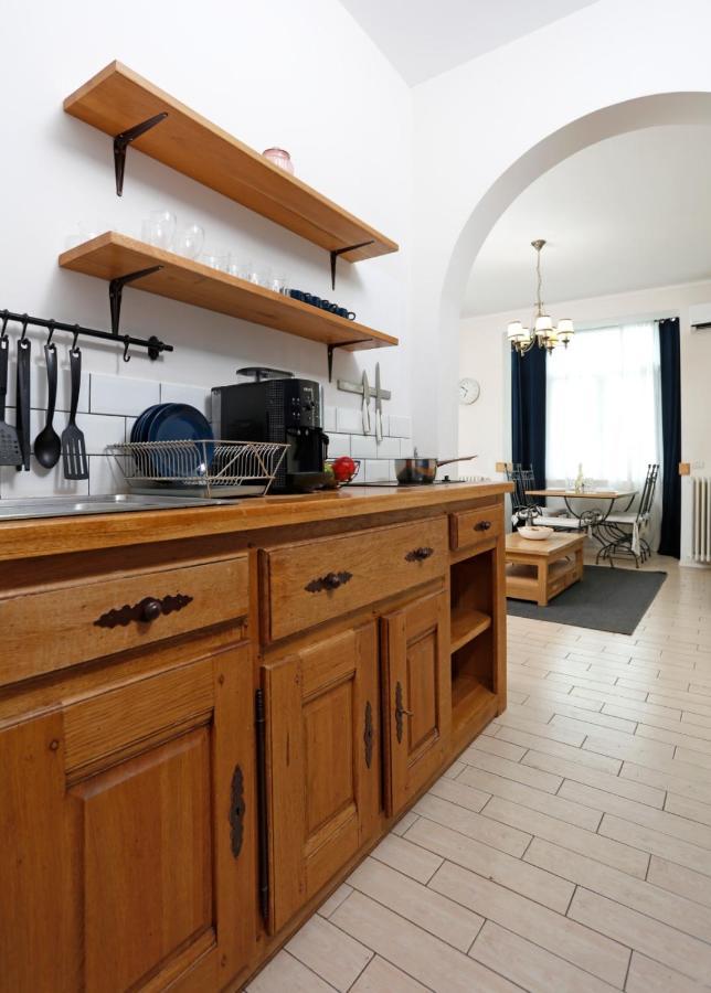 Classy 2 bedroom apartment in city center Boekarest Buitenkant foto
