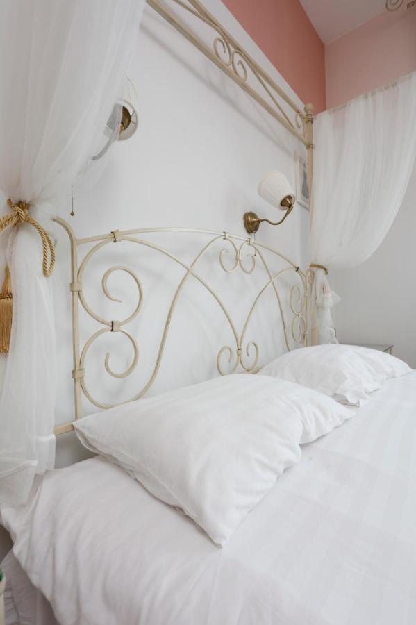 Classy 2 bedroom apartment in city center Boekarest Buitenkant foto