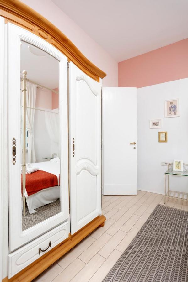 Classy 2 bedroom apartment in city center Boekarest Buitenkant foto