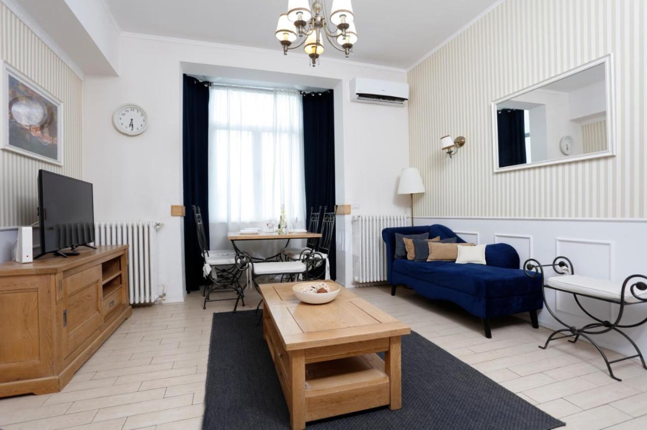 Classy 2 bedroom apartment in city center Boekarest Buitenkant foto