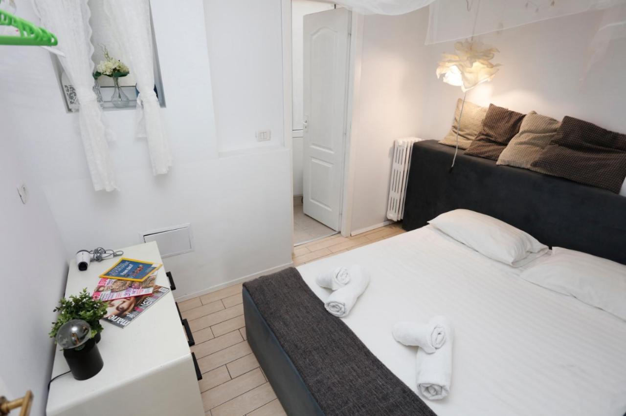 Classy 2 bedroom apartment in city center Boekarest Buitenkant foto
